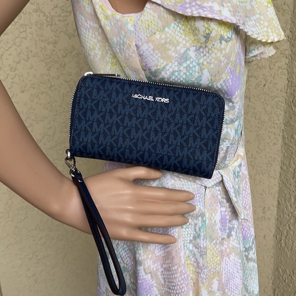 Michael Kors Jet Set Travel Lg Flat Multifunctional Phone Case-Wristlet-Wallet - Picture 3 of 16